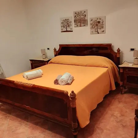 別荘 Casa Vacanze Costanza